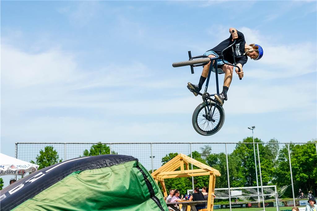 Tolle Sprünge zeigten die Mountainbikefahrer, aber auch für alle anderen gab es ein tolles Programm.