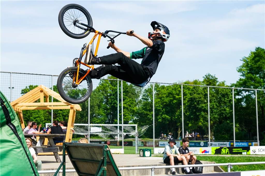 Tolle Sprünge zeigten die Mountainbikefahrer, aber auch für alle anderen gab es ein tolles Programm.
