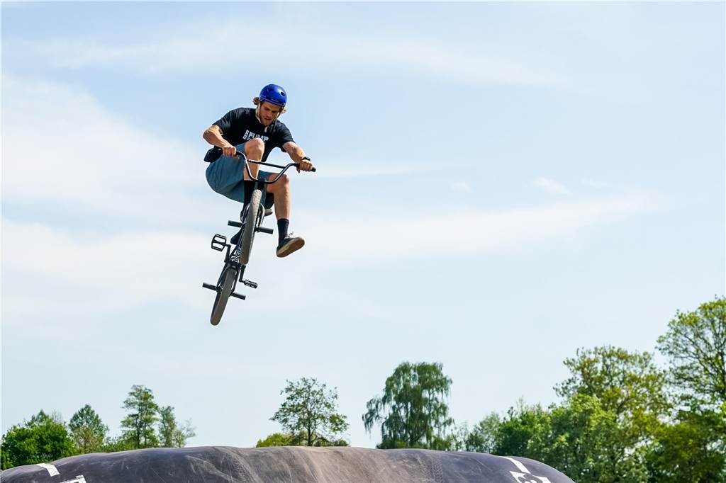 Tolle Sprünge zeigten die Mountainbikefahrer, aber auch für alle anderen gab es ein tolles Programm.