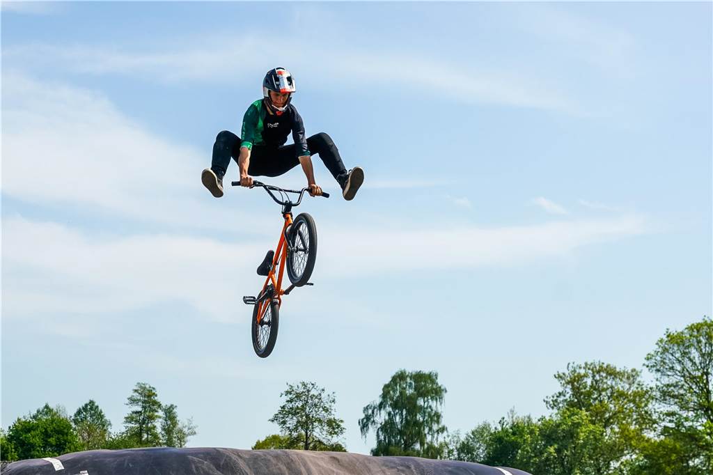 Tolle Sprünge zeigten die Mountainbikefahrer, aber auch für alle anderen gab es ein tolles Programm.