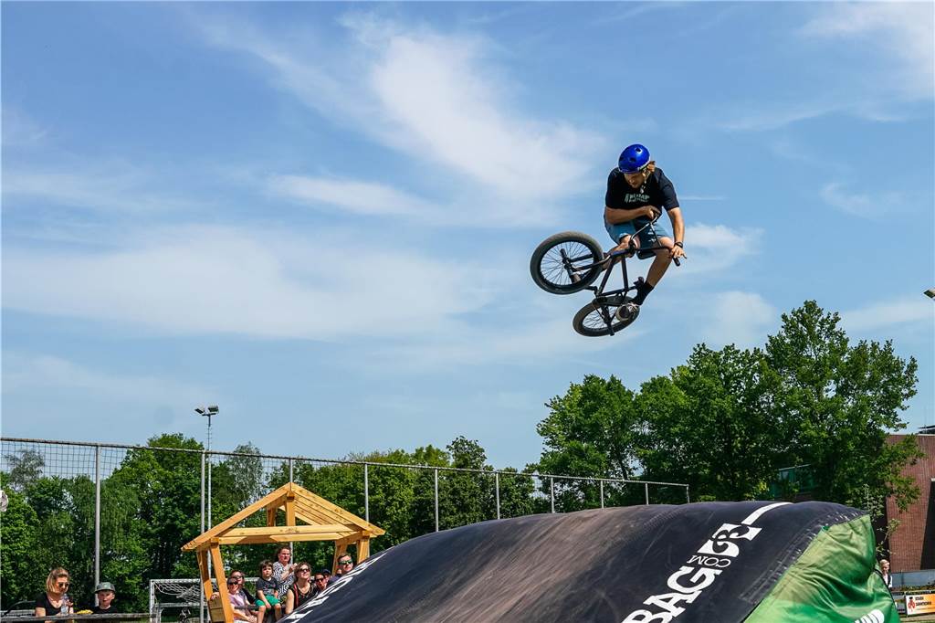Tolle Sprünge zeigten die Mountainbikefahrer, aber auch für alle anderen gab es ein tolles Programm.