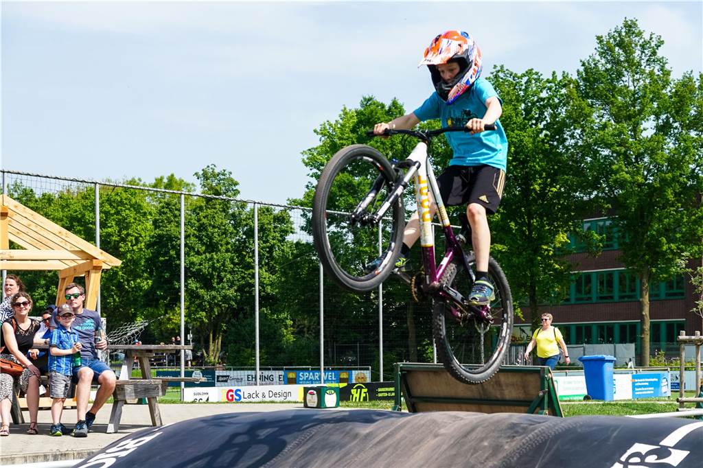Tolle Sprünge zeigten die Mountainbikefahrer, aber auch für alle anderen gab es ein tolles Programm.