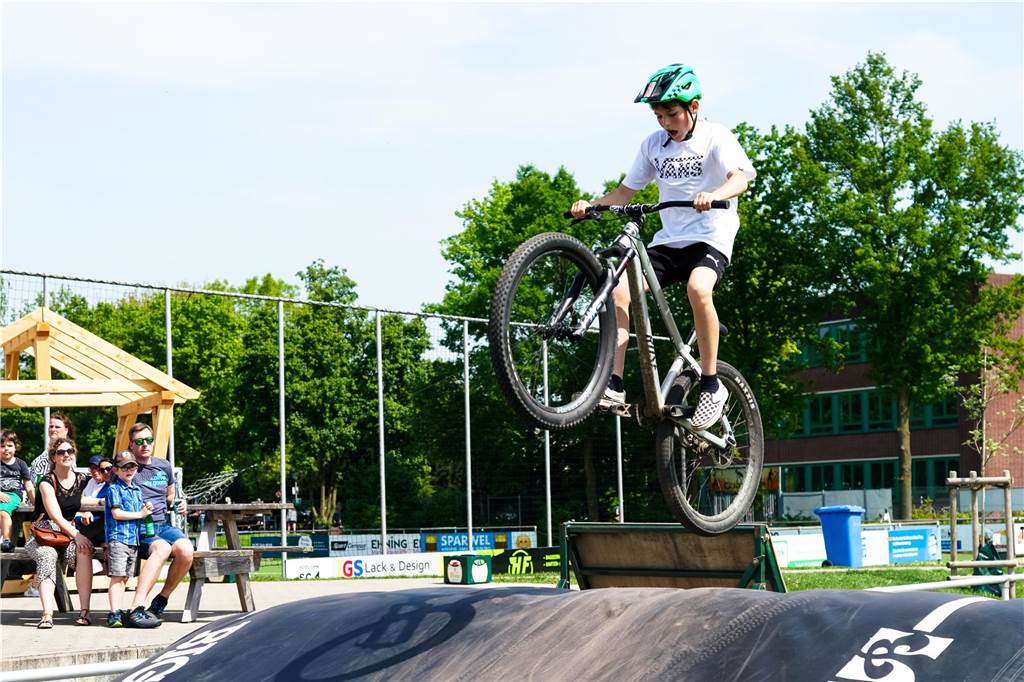 Tolle Sprünge zeigten die Mountainbikefahrer, aber auch für alle anderen gab es ein tolles Programm.