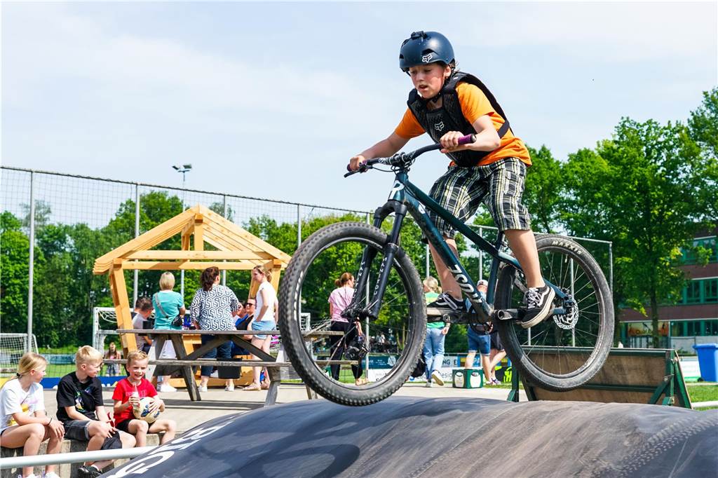 Tolle Sprünge zeigten die Mountainbikefahrer, aber auch für alle anderen gab es ein tolles Programm.