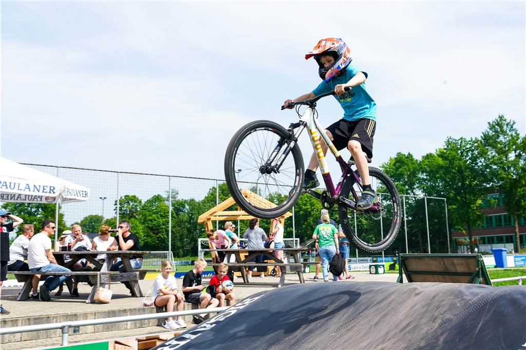 Tolle Sprünge zeigten die Mountainbikefahrer, aber auch für alle anderen gab es ein tolles Programm.