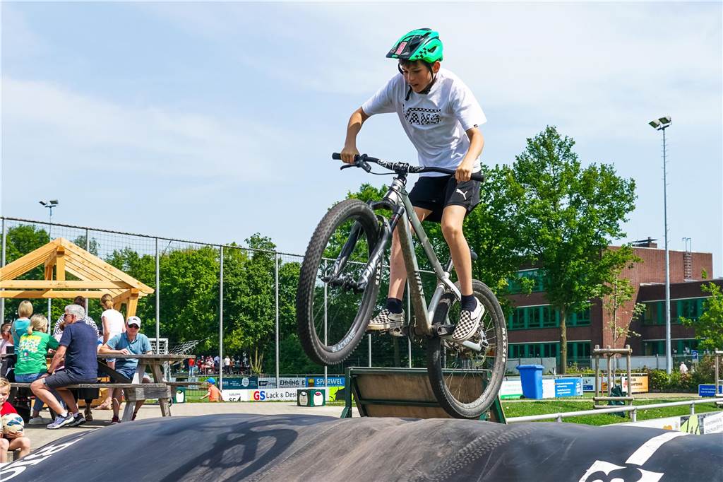Tolle Sprünge zeigten die Mountainbikefahrer, aber auch für alle anderen gab es ein tolles Programm.