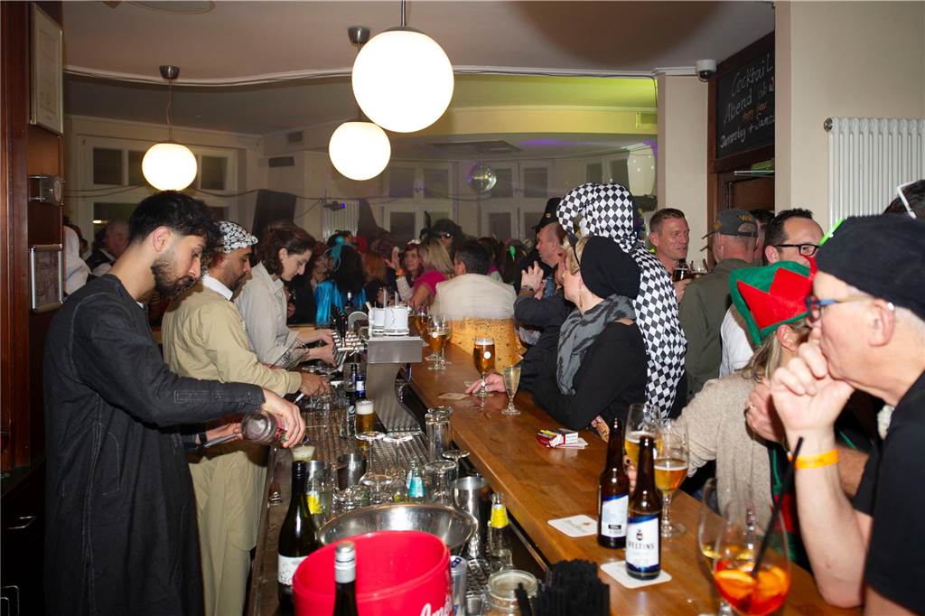 Tolle Stimmung an Rosenmontag im Café Zentral.