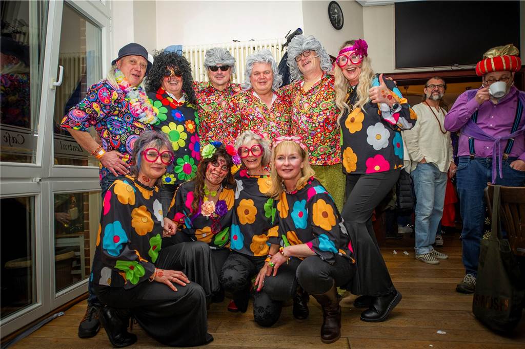 Tolle Stimmung an Rosenmontag im Café Zentral.