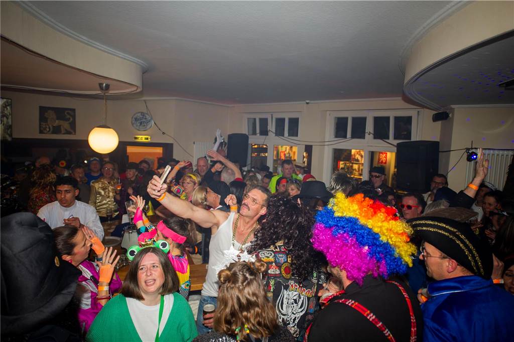 Tolle Stimmung an Rosenmontag im Café Zentral.