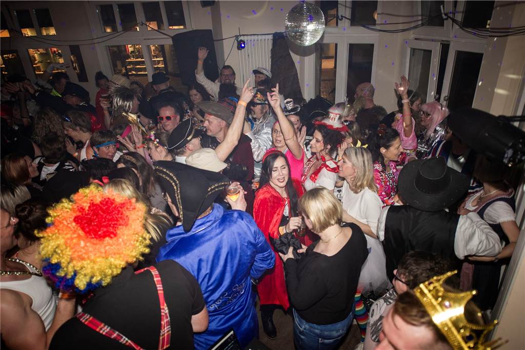 Tolle Stimmung an Rosenmontag im Café Zentral.
