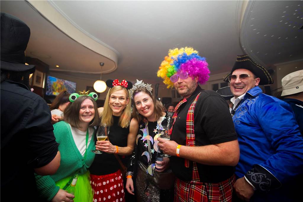 Tolle Stimmung bei der Rosenmontags-Party im Café Zentral.