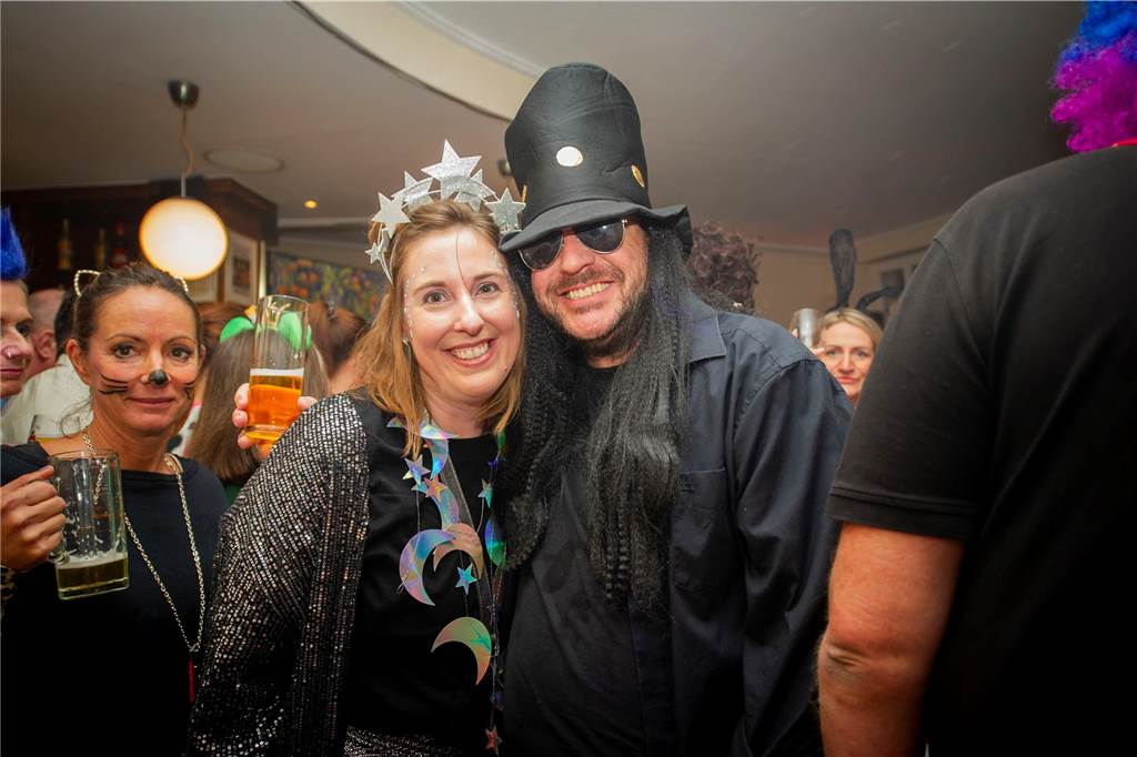 Tolle Stimmung bei der Rosenmontags-Party im Café Zentral.