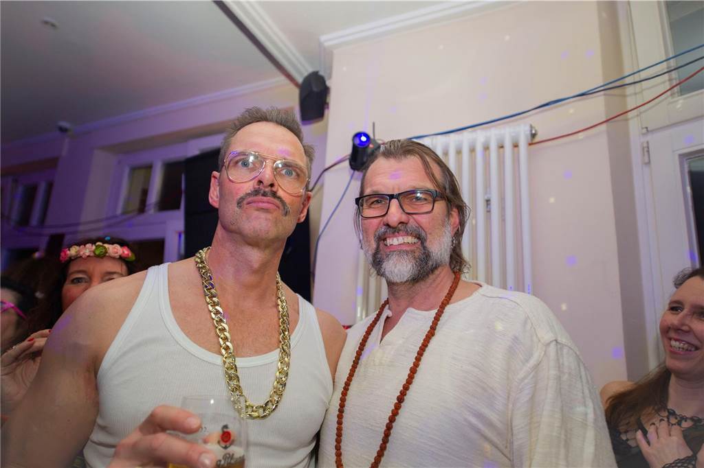 Tolle Stimmung bei der Rosenmontags-Party im Café Zentral.