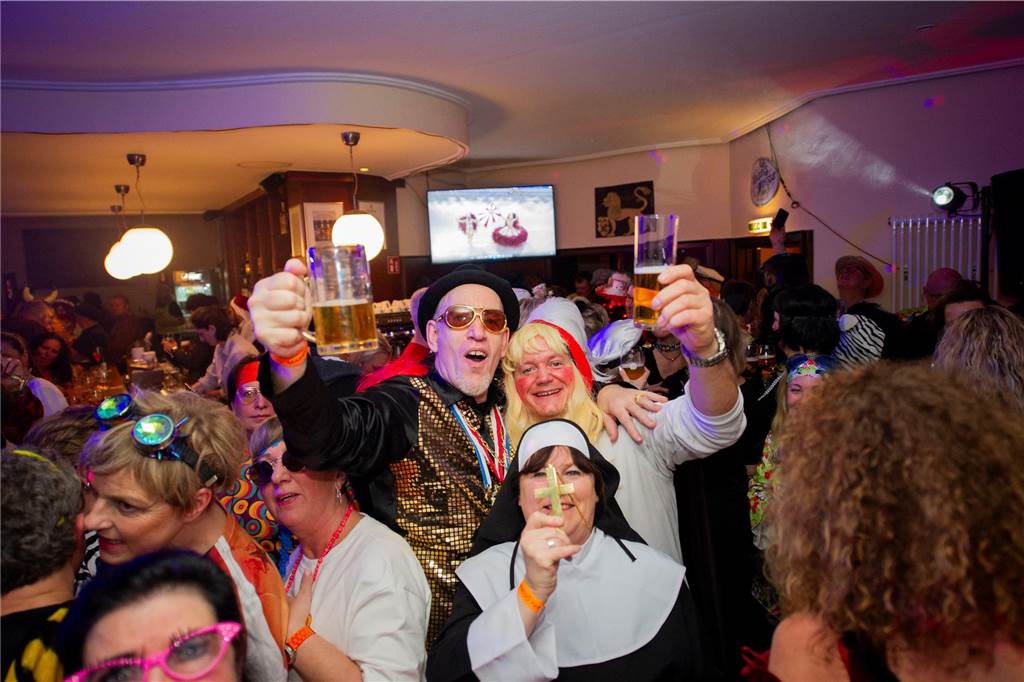 Tolle Stimmung bei der Rosenmontags-Party im Café Zentral.