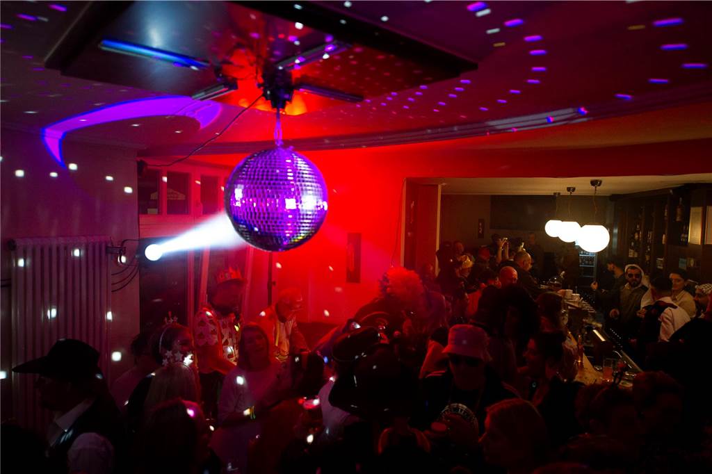 Tolle Stimmung bei der Rosenmontags-Party im Café Zentral.