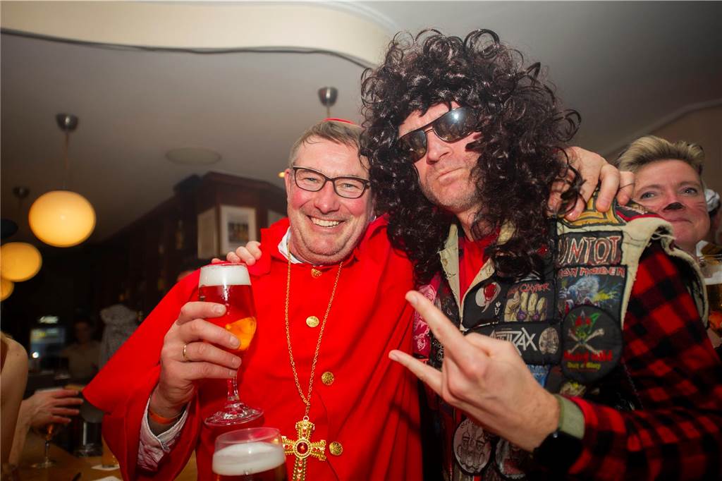 Tolle Stimmung bei der Rosenmontags-Party im Café Zentral.