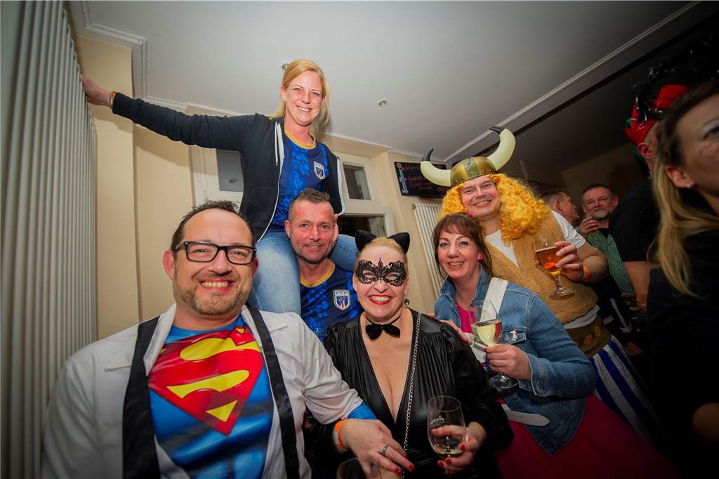 Tolle Stimmung bei der Rosenmontags-Party im Café Zentral.