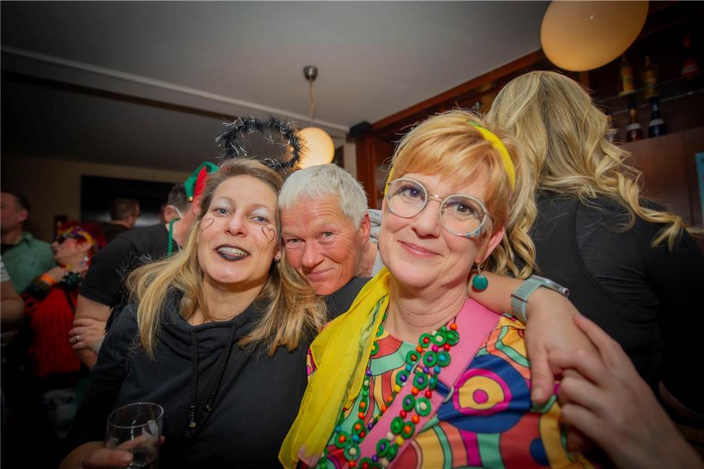 Tolle Stimmung bei der Rosenmontags-Party im Café Zentral.