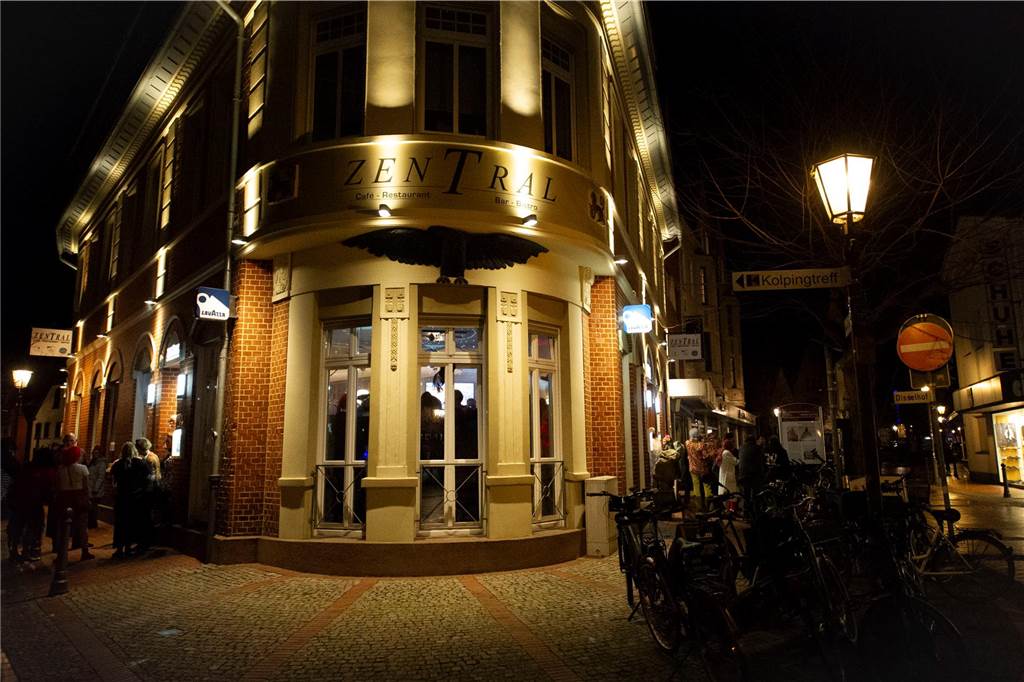 Tolle Stimmung bei der Rosenmontags-Party im Café Zentral.