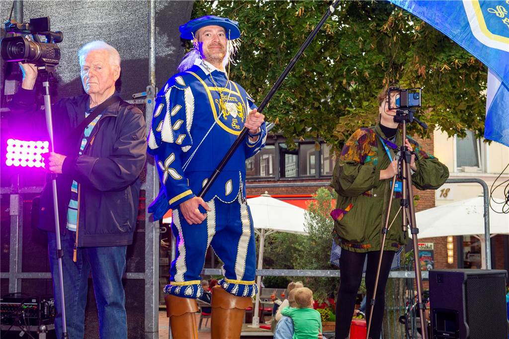 Tolle Stimmung herrschte beim Heimatfest in Haltern schon am ersten Tag. So kann es weitergehen.