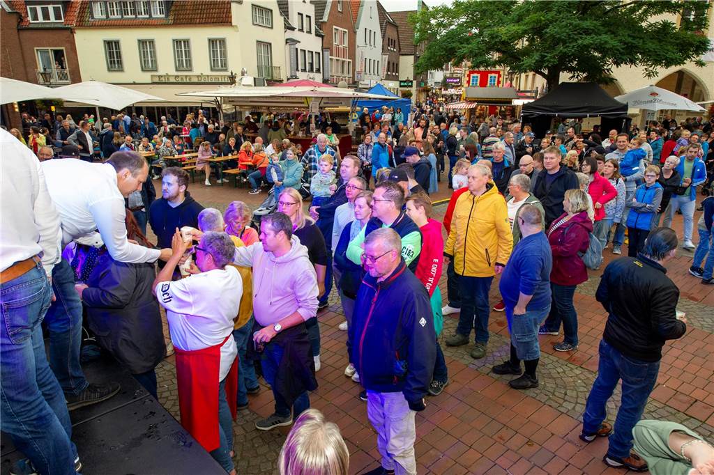 Tolle Stimmung herrschte beim Heimatfest in Haltern schon am ersten Tag. So kann es weitergehen.
