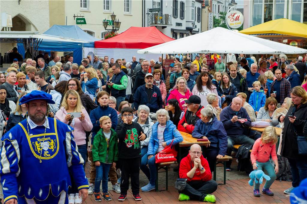 Tolle Stimmung herrschte beim Heimatfest in Haltern schon am ersten Tag. So kann es weitergehen.