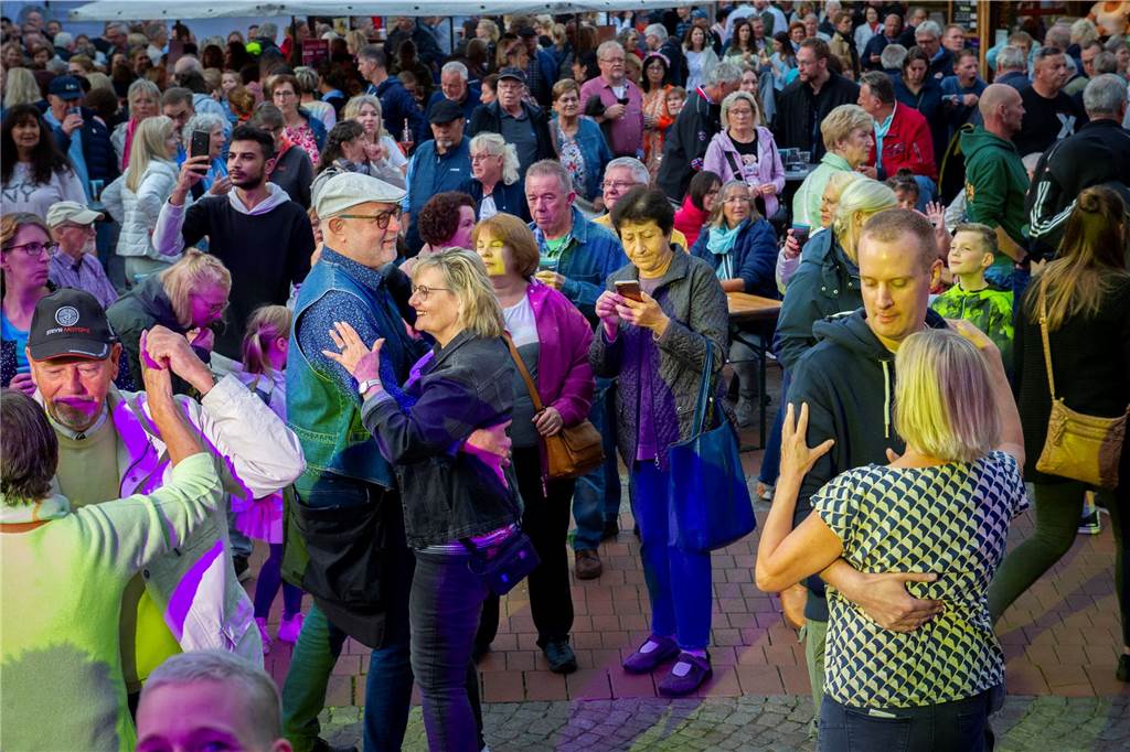 Tolle Stimmung herrschte beim Heimatfest in Haltern schon am ersten Tag. So kann es weitergehen.