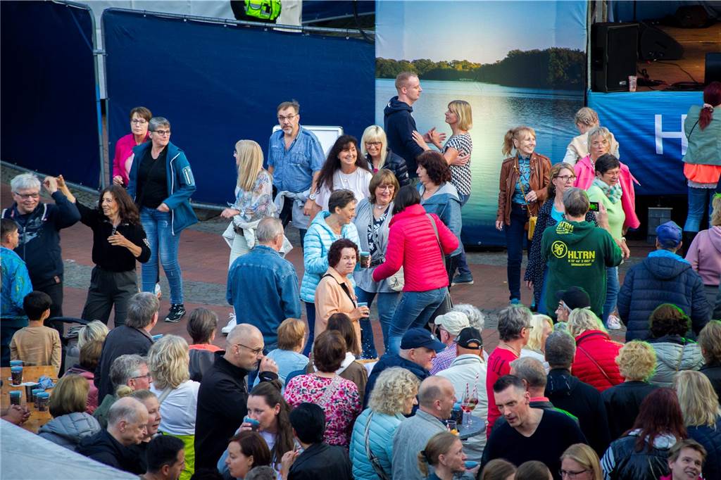Tolle Stimmung herrschte beim Heimatfest in Haltern schon am ersten Tag. So kann es weitergehen.