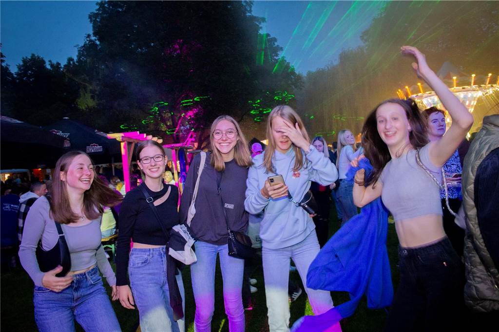 Tolle Stimmung herrschte beim Heimatfest in Haltern schon am ersten Tag. So kann es weitergehen.
