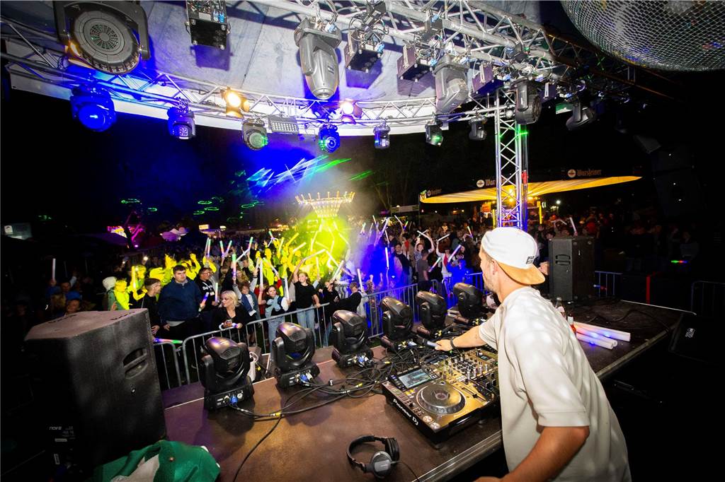 Tolle Stimmung herrschte beim Heimatfest in Haltern schon am ersten Tag. So kann es weitergehen.