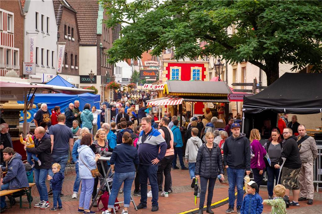 Tolle Stimmung herrschte beim Heimatfest in Haltern schon am ersten Tag. So kann es weitergehen.