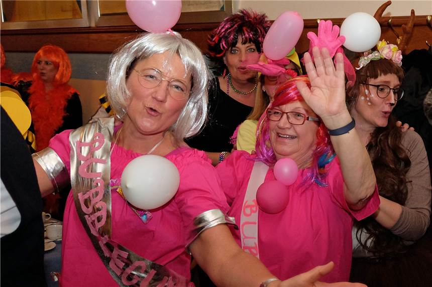 Tolle Stimmung herrschte beim Rhader Frauenkarneval.