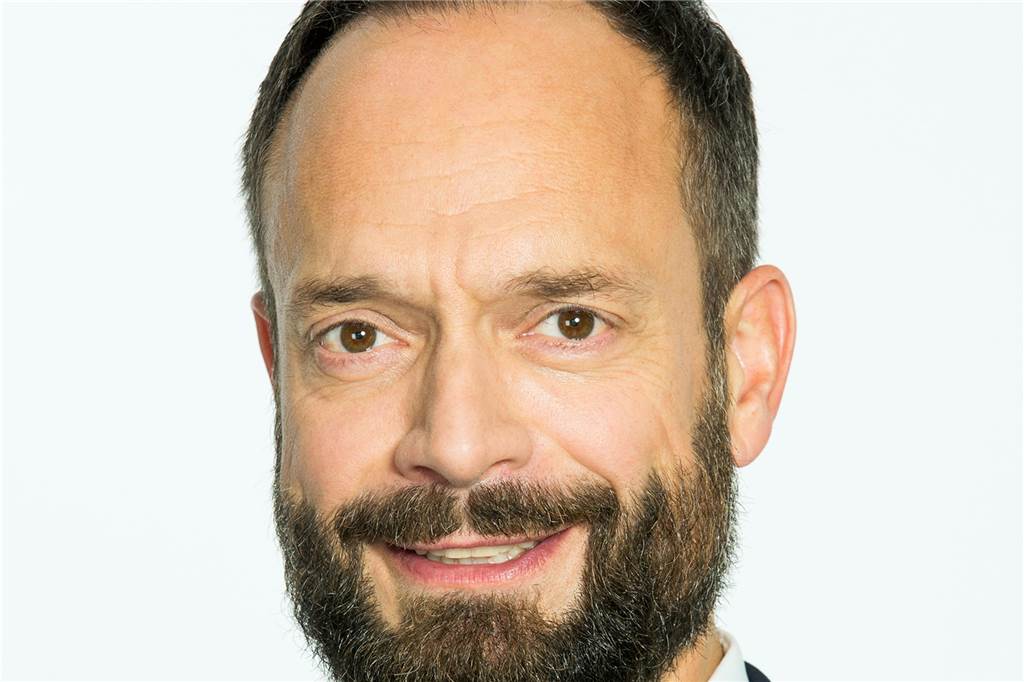 Studie zeigt: Warum in Dortmund das Risiko einer Lungenerkrankung so hoch ist Tom Ackermann ist Vorstandsvorsitzender der AOK Nordwest, die ihren Sitz in Dortmund hat. „Ein wichtiges Ziel bei der Versorgung von COPD-Erkrankten ist neben dem Rauchverzicht ein optimales Krankheitsmanagement der Betroffenen und eine gute strukturierte medizinische Versorgung“, sagt er.
