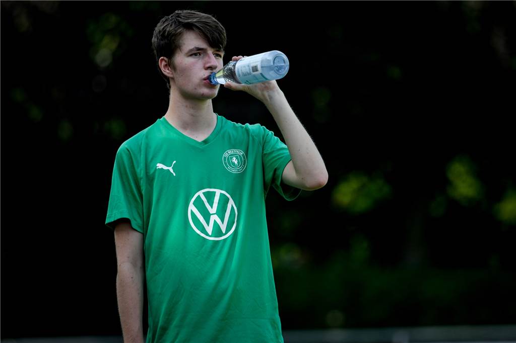 U23 von Westfalia Wethmar verabschiedet drei Urgesteine und begrüßt einen halben Neuzugang Tom Beling stößt aus der A-Jugend zur U23.