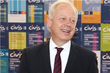 Tom Buhrow bei der Verleihung des Civis Medienpreises. Foto: Jörg Carstensen