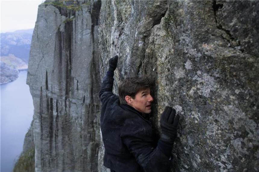 Tom Cruise springt an die Spitze der US-Charts Tom Cruise als Ethan Hunt in einer Szene des Films "Mission: Impossible - Fallout". Foto: Chiabella James/Paramount Pictures/dpa
