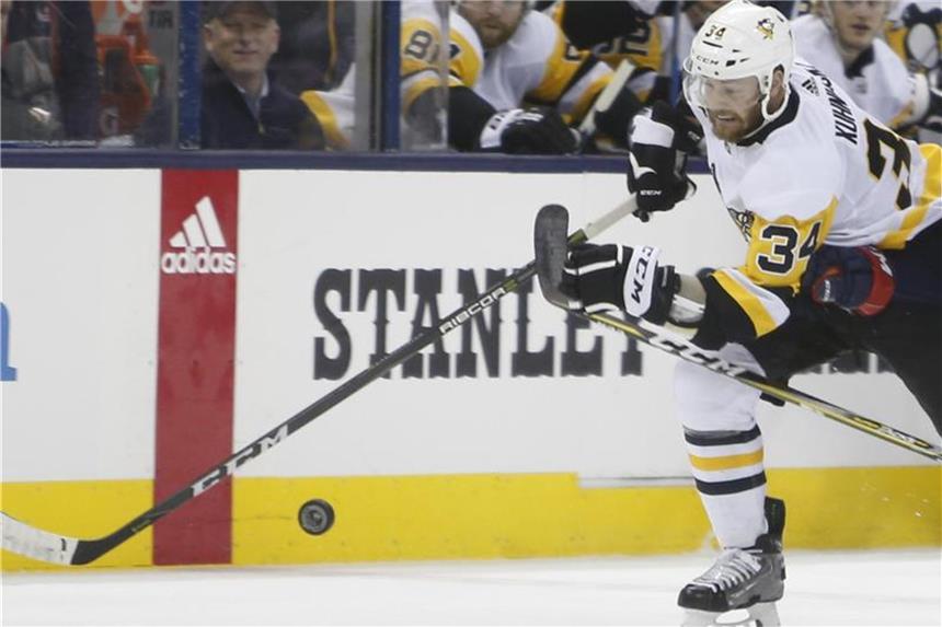 NHL: Kühnhackl gewinnt mit Pittsburgh gegen Washington Tom Kühnhackl und die Pittsburgh Penguins glichen die Serie gegen die Capitals aus. Foto: Jay Laprete/AP