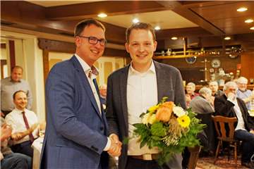 Tom Tenostendarp ist mit 98 Prozent der Stimmen bei der Mitgliederversammlung des CDU-Stadtverbands Vreden zum Bürgermeisterkandidaten gewählt worden.