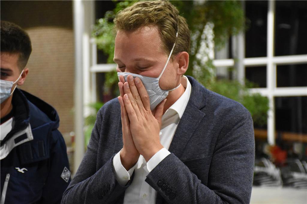 Kommunalwahlen in NRW: In vielen Städten kommt es noch zur Stichwahl - Liveblog Tom Tenostendarp konnte die Höhe des Sieges selber nicht glauben.