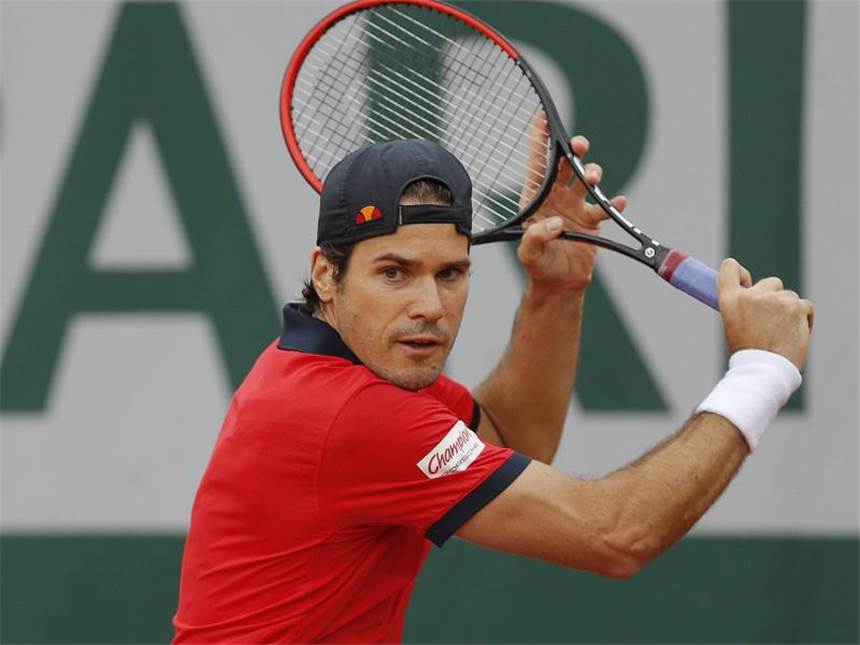 Schulter-Probleme: Haas fühlt sich zu gut zum Aufhören Tommy Haas musste in der ersten Runde verletzt aufgeben. Foto: Etienne Laurent