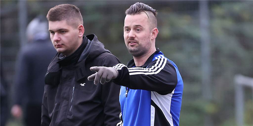 Habinghorster Top-Scorer spornt Mitspieler an: Verdrängt mich von der Spitze Tommy Kantzke (r.) will als Spielertrainer des VfB Habinghort II seinen Schützlingen den Weg zur ersten Mannschaft zeigen.