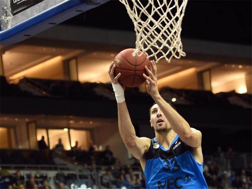 ALBA Berlin droht nach Malaga-Niederlage Ausfall von Gaffney Tony Gaffney verletzte sich beim Spiel gegen Unicaja Malaga. Foto: Britta Pedersen