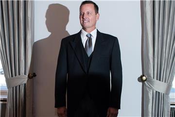 Topmanager der deutschen Autoindustrie haben in Berlin mit US-Botschafter Richard Grenell über den drohenden Handelskrieg gesprochen. Foto: Bernd von Jutrczenka