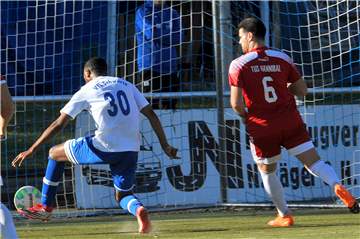 Tor für den VfL Schwerte, hier durch Kingsley Ndubueze (li.) gegen den TuS Hannibal am vergangenen Sonntag - so könnte es aus Sicht der Anhänger der Blau-Weißen auch gerne am Sonntag im Gastspiel bei der SG Massen laufen.