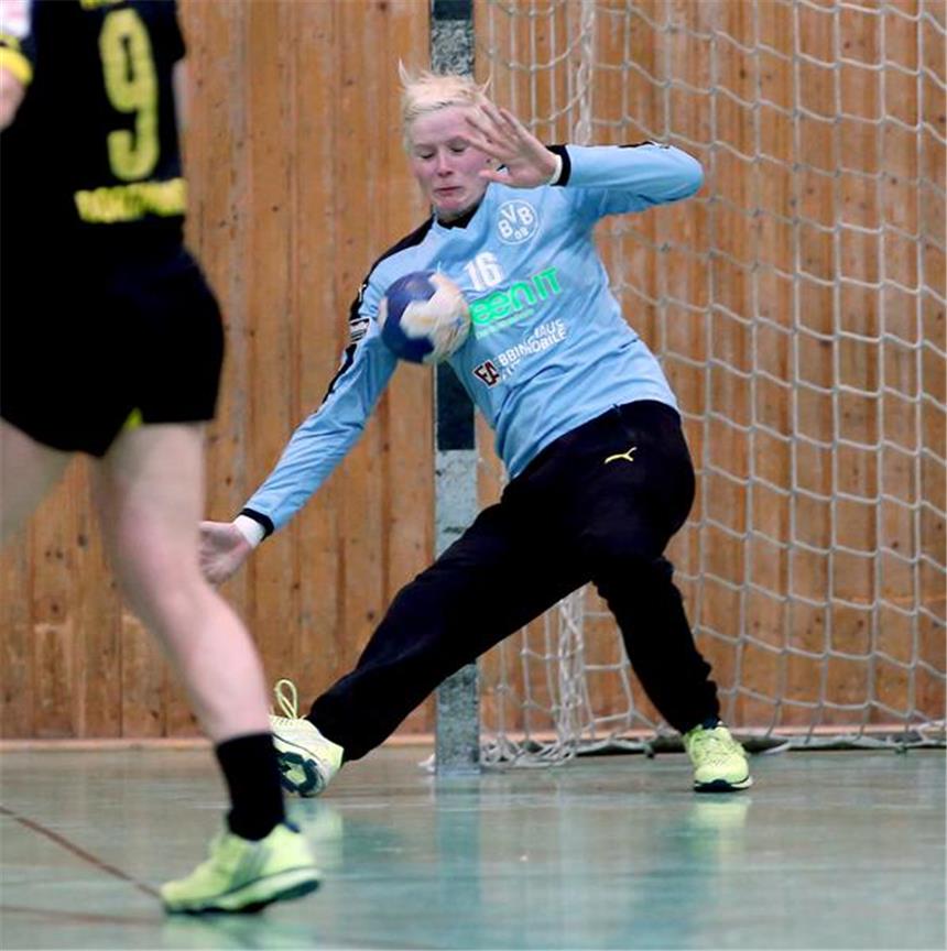 BVB-Frauen wollen Bietigheim ein Bein stellen Torfrau Clara Woltering droht in der zweiten Pokalrunde auszufallen.