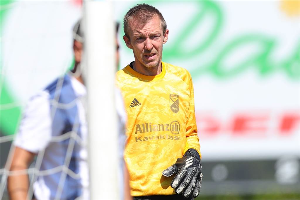 Eintracht Werne geht mit nur einem Torhüter in die Saison: „Wir müssen ihn schonen“ Torhüter Daniel Rafalski musste zuletzt aufgrund einer Corona-Infektion passen.