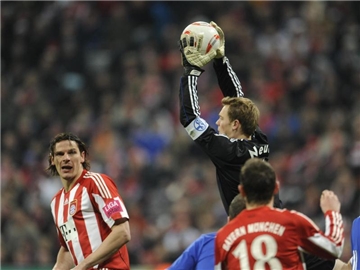 Torhüter Manuel Neuer spielte 2011 noch im Trikot von Schalke 04. Foto: Andreas Gebert