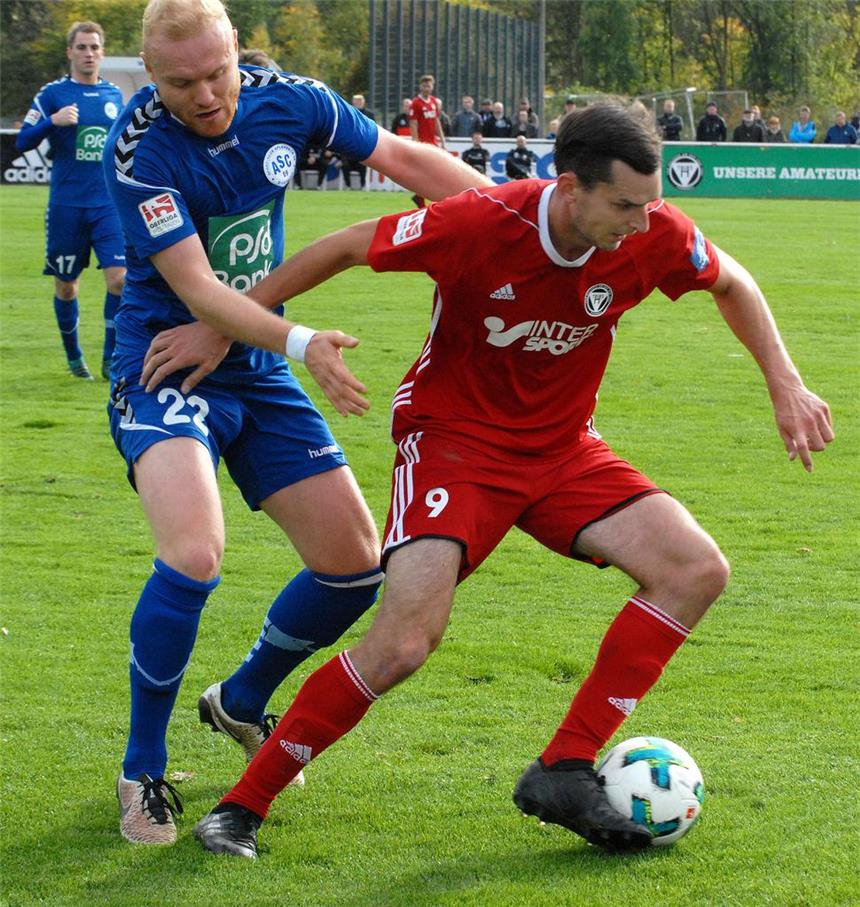 Scheuch trifft zum Sieg gegen den ASC Torschütze Jannis Scheuch (r.), hier im Duell mit Dortmunds Philipp Rosenkranz, traf in der 47. Minute zum Sieg.