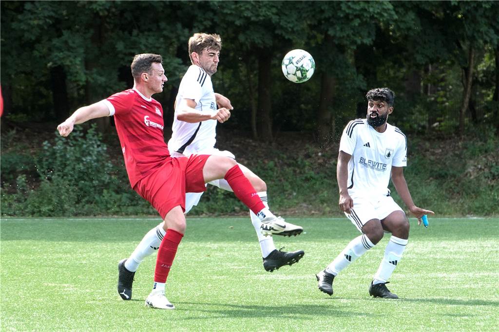Torschütze zum wichtigen 1:0: Lucas Mann (l.) und Concordia Flaesheim bleiben makellos in der Kreisliga A1.