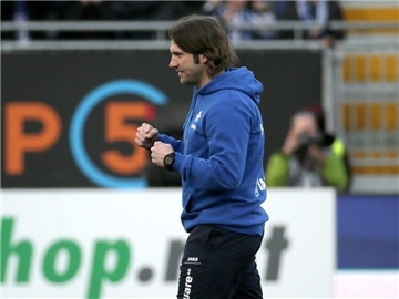 Torsten Frings hat seiner Mannschaft wieder eine eigene Handschrift verpasst. Foto: Hasan Bratic
